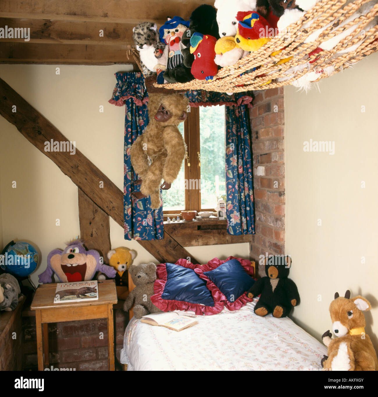 Hammock top over bed