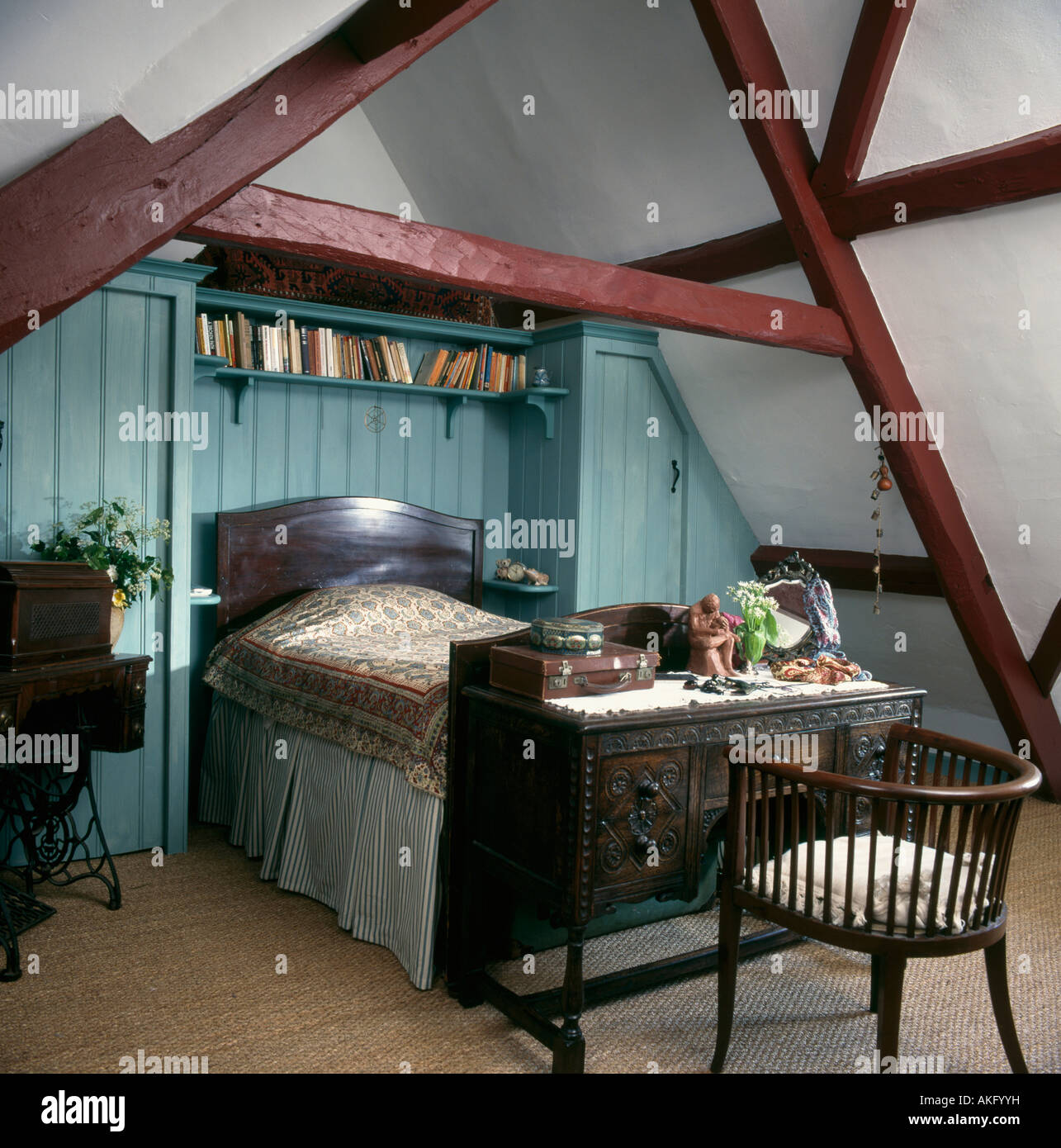 Victorian Alcove Bed