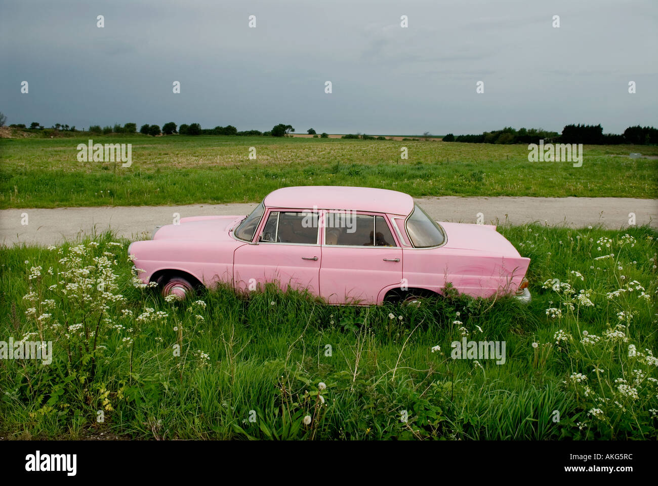 Mercedes pink hi-res stock photography and images - Alamy