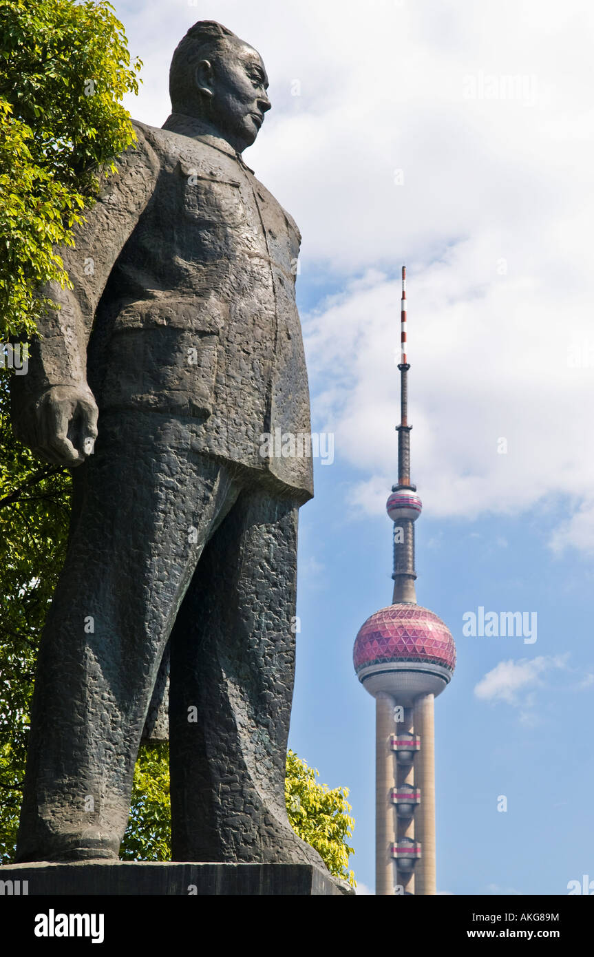 Statue of Chairman Mao Tse Tung along the Bund waterfront Shanghai