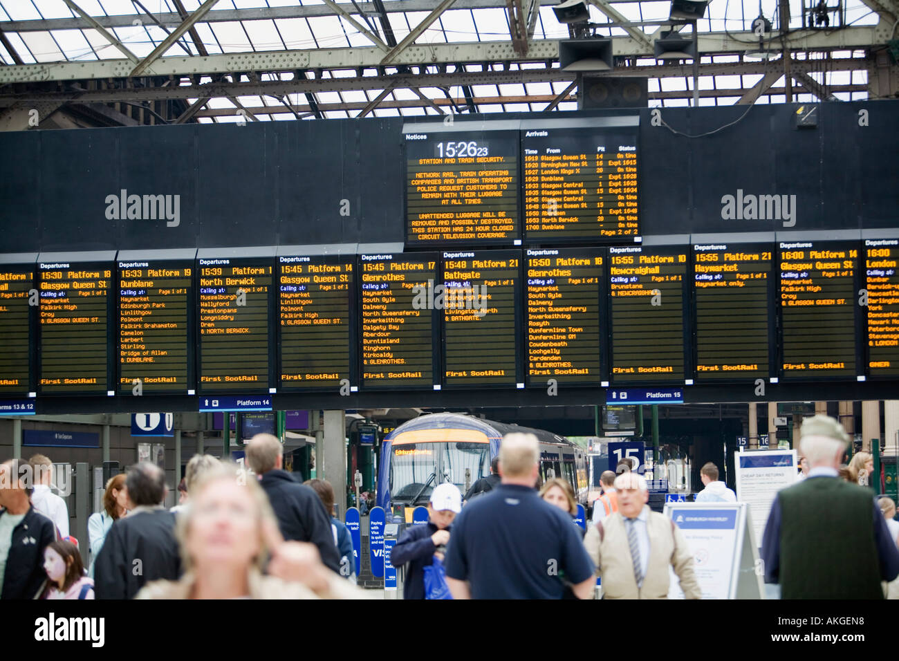 Train departure board at Edinburgh Waverley Station Stock Photo - Alamy