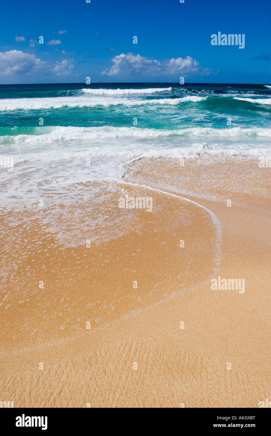 Sandy beach turquoise ocean waves hi-res stock photography and images ...