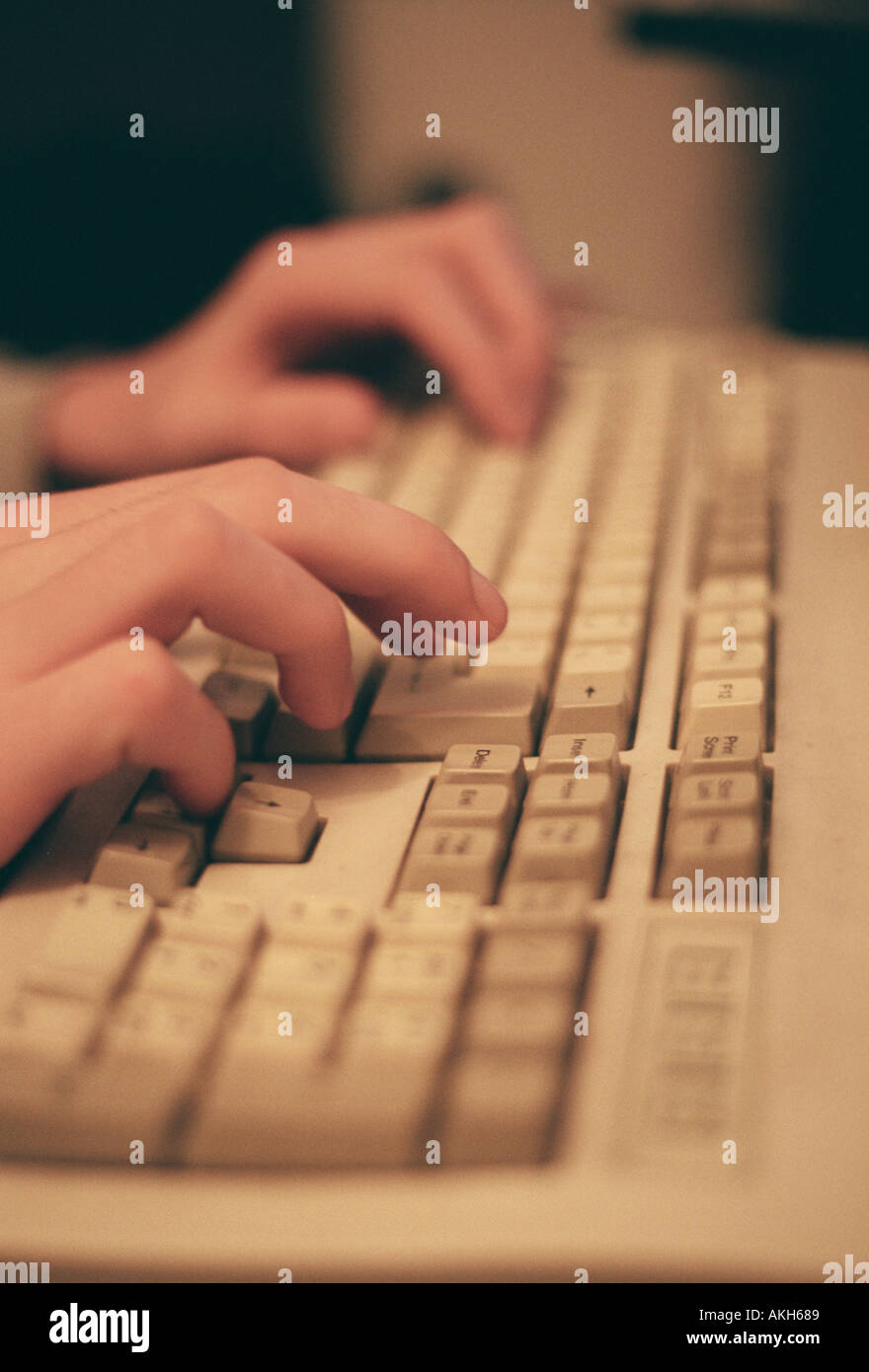 Hand hands keyboard finger hi-res stock photography and images - Alamy