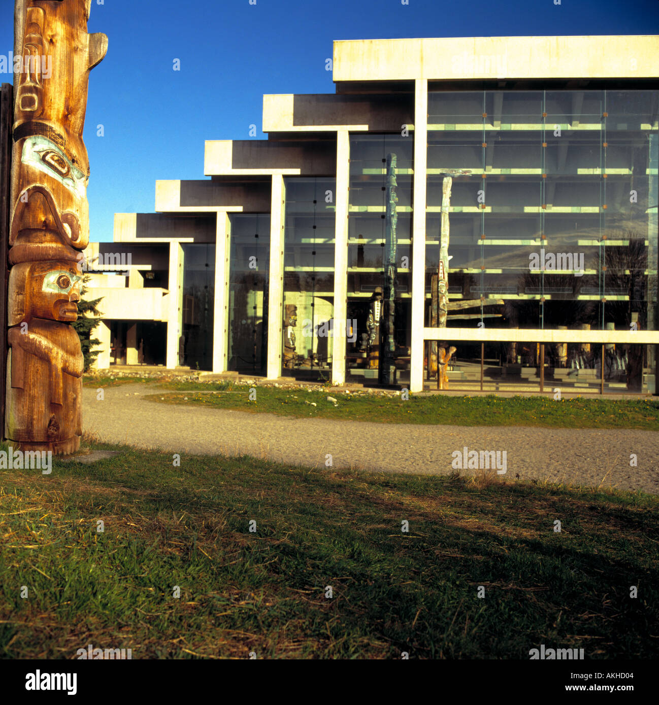Museum of Anthropology and Kwakwaka'wakw (Kwakiutl) Totem Pole, University of British Columbia (UBC), Vancouver, BC, Canada Stock Photo
