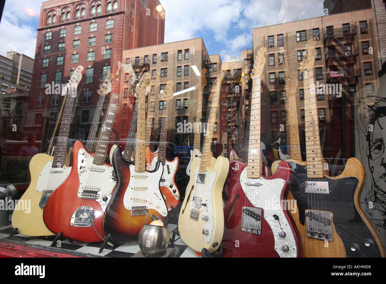 Chelsea guitar shop new york. USA. Dan's Chelsea Guitars. 23th St @ 7th Av.  Next to Chelsea Hotel. This little and adorable shop Stock Photo - Alamy