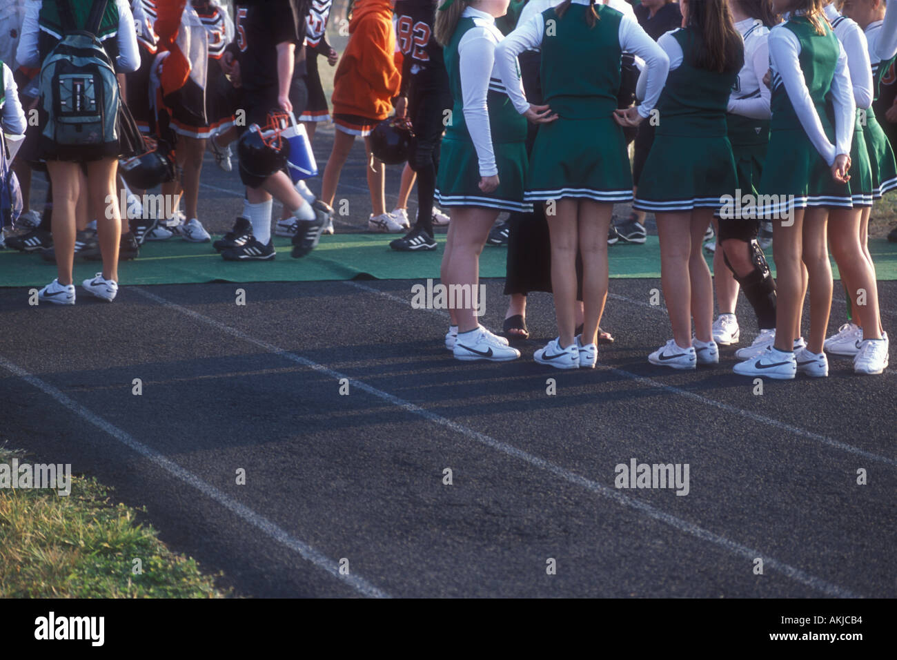Teenagers girls rear view hi-res stock photography and images - Alamy