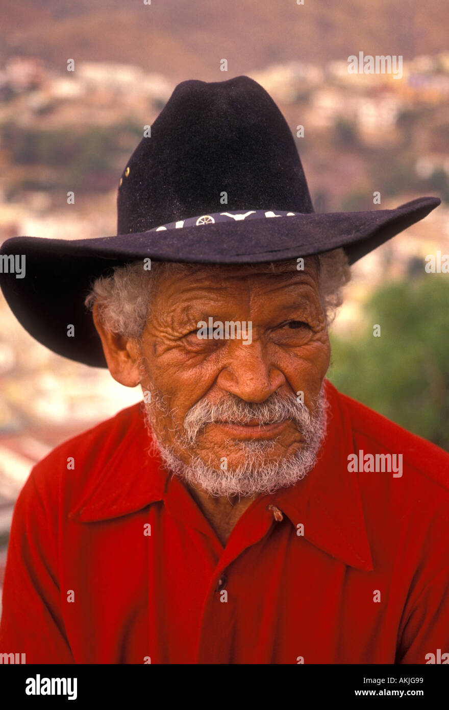1, one, Mexican man, Mexican man, old man, elderly man, mature man, senior citizen, wearing hat, Guanajuato, Guanajuato State, Mexico Stock Photo