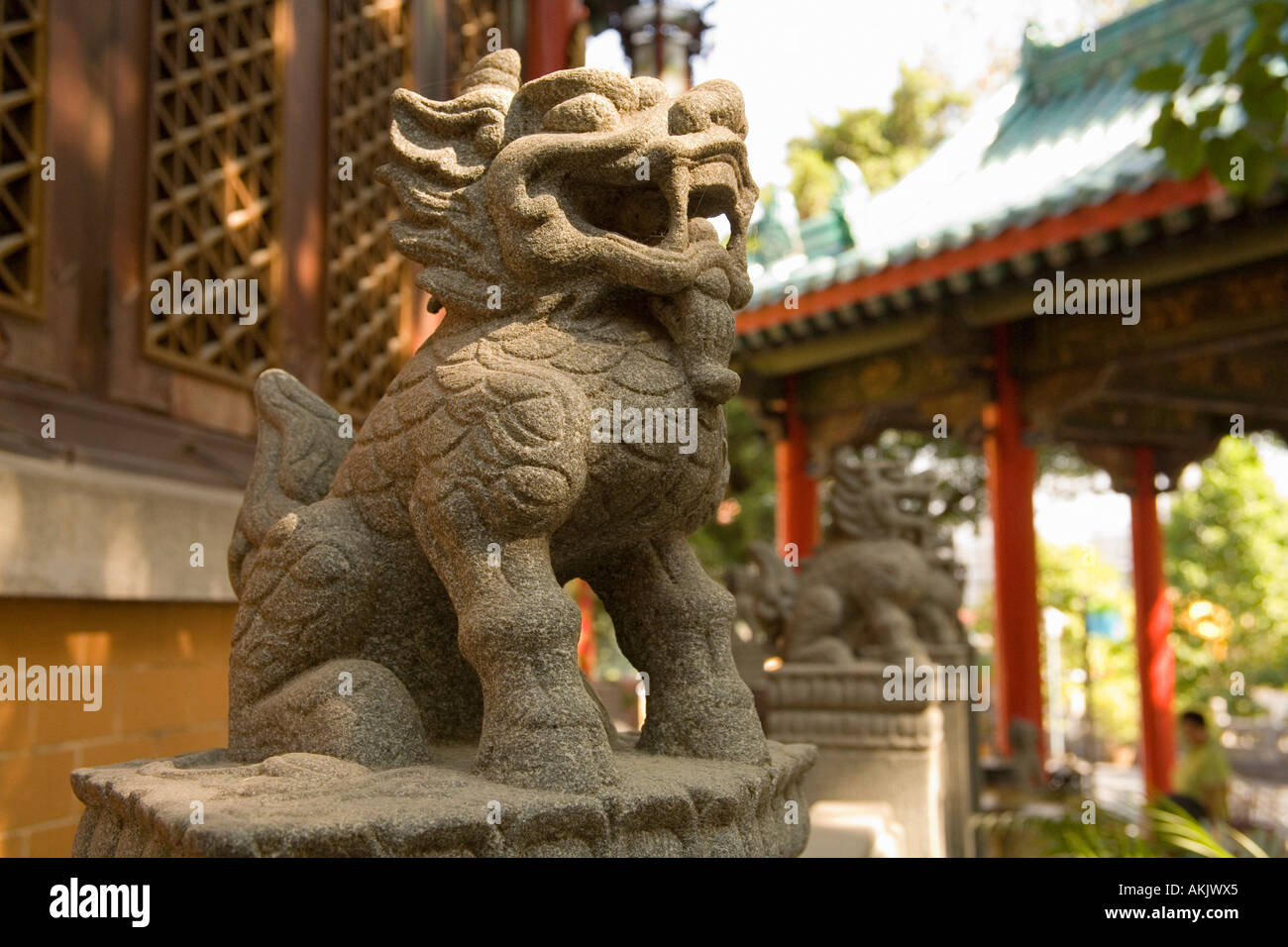 Taoist temples hi-res stock photography and images - Alamy