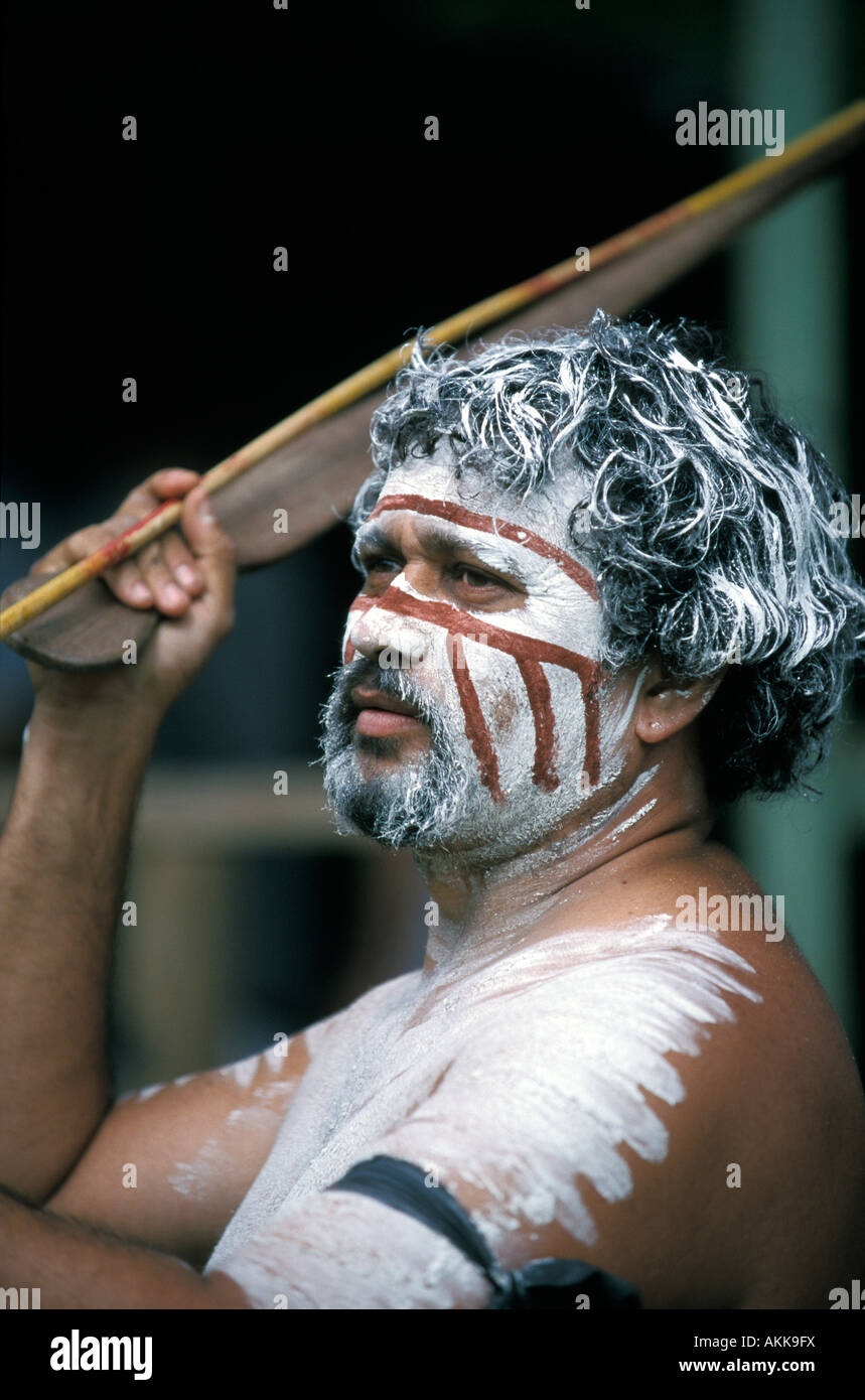 Aboriginal body painting australia hi-res stock photography and images ...