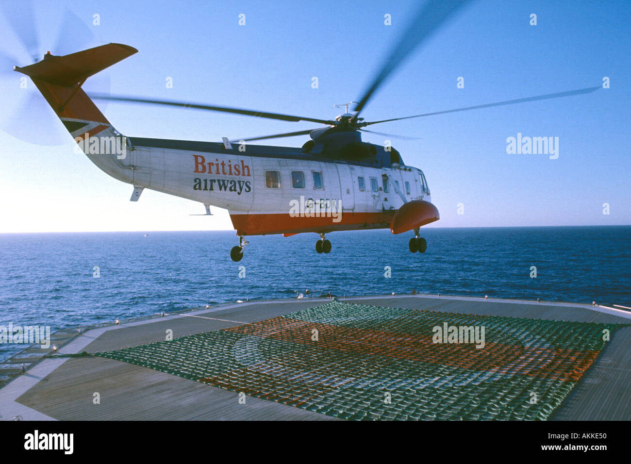 British airways helicopter hi-res stock photography and images - Alamy