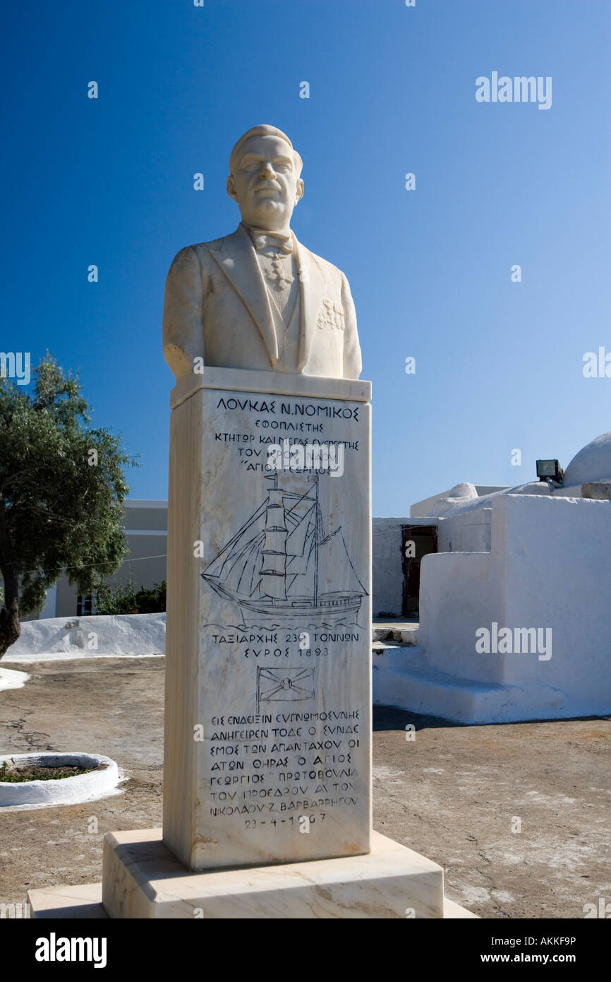 Bust in church courtyard - Oia, Santorini, Greece Stock Photo
