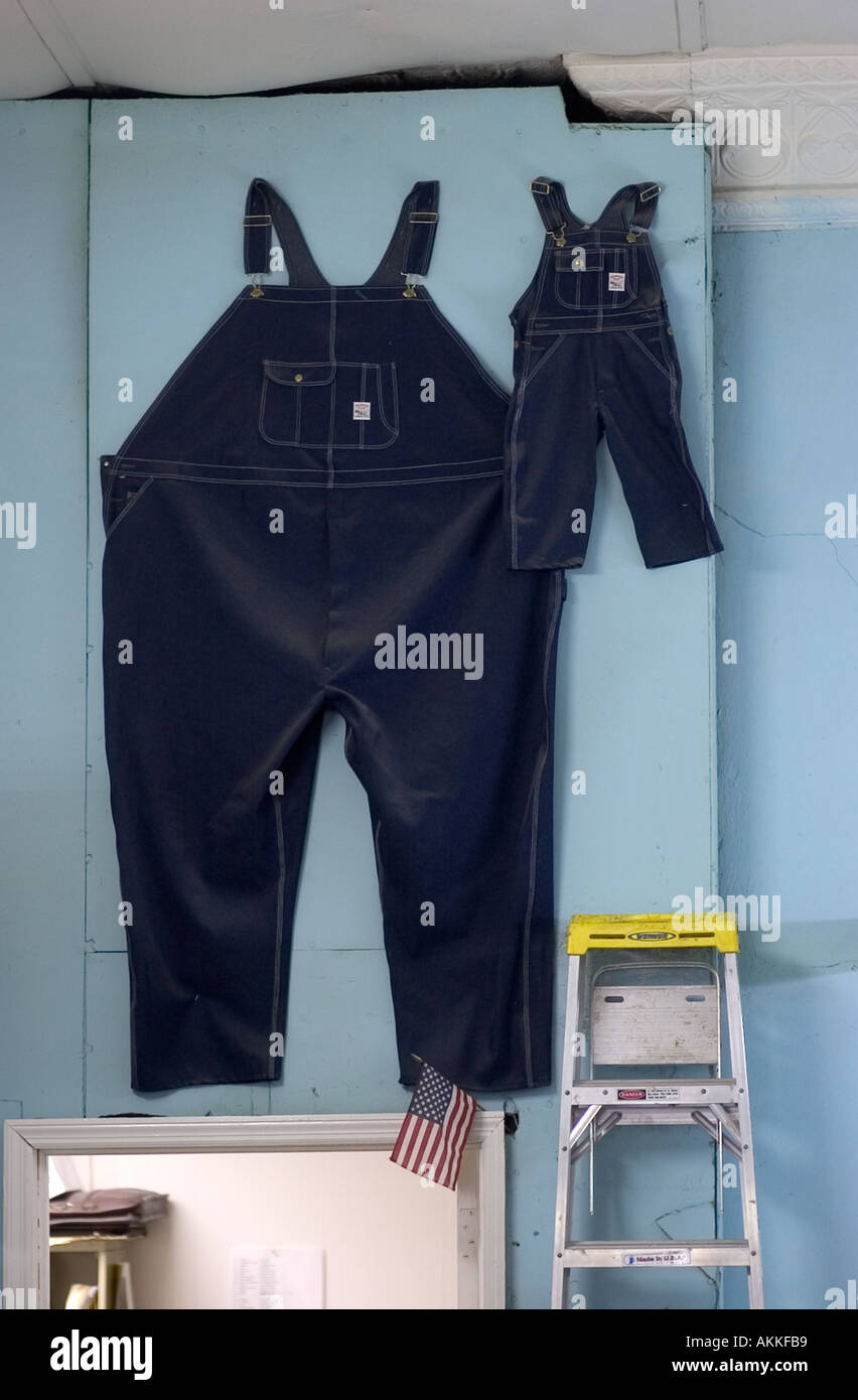 Farmer usa overalls hi-res stock photography and images - Alamy