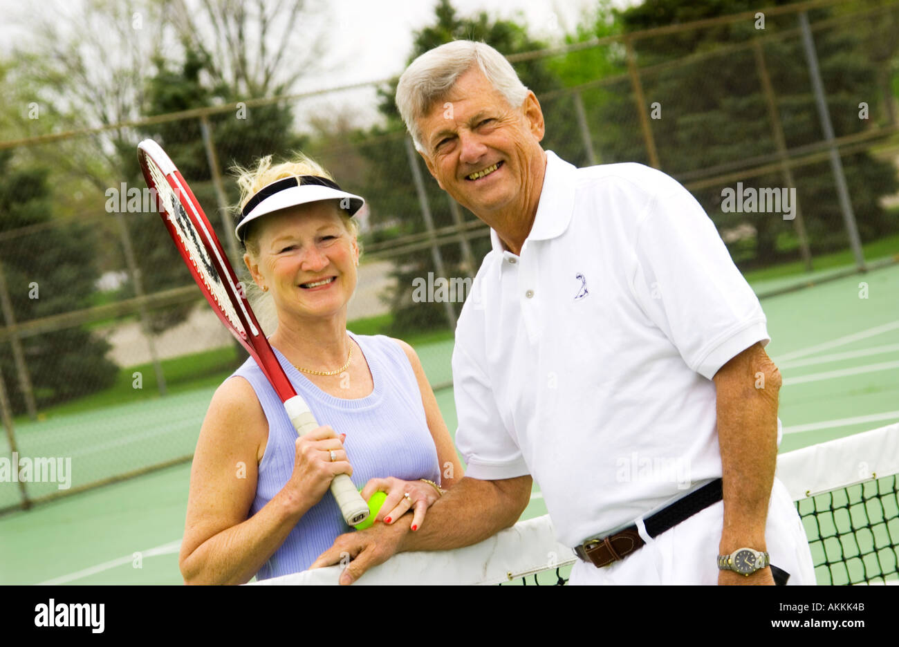 старики. хобби для пожилых людей. Playing the old. Playing the old. музыканты на улице.