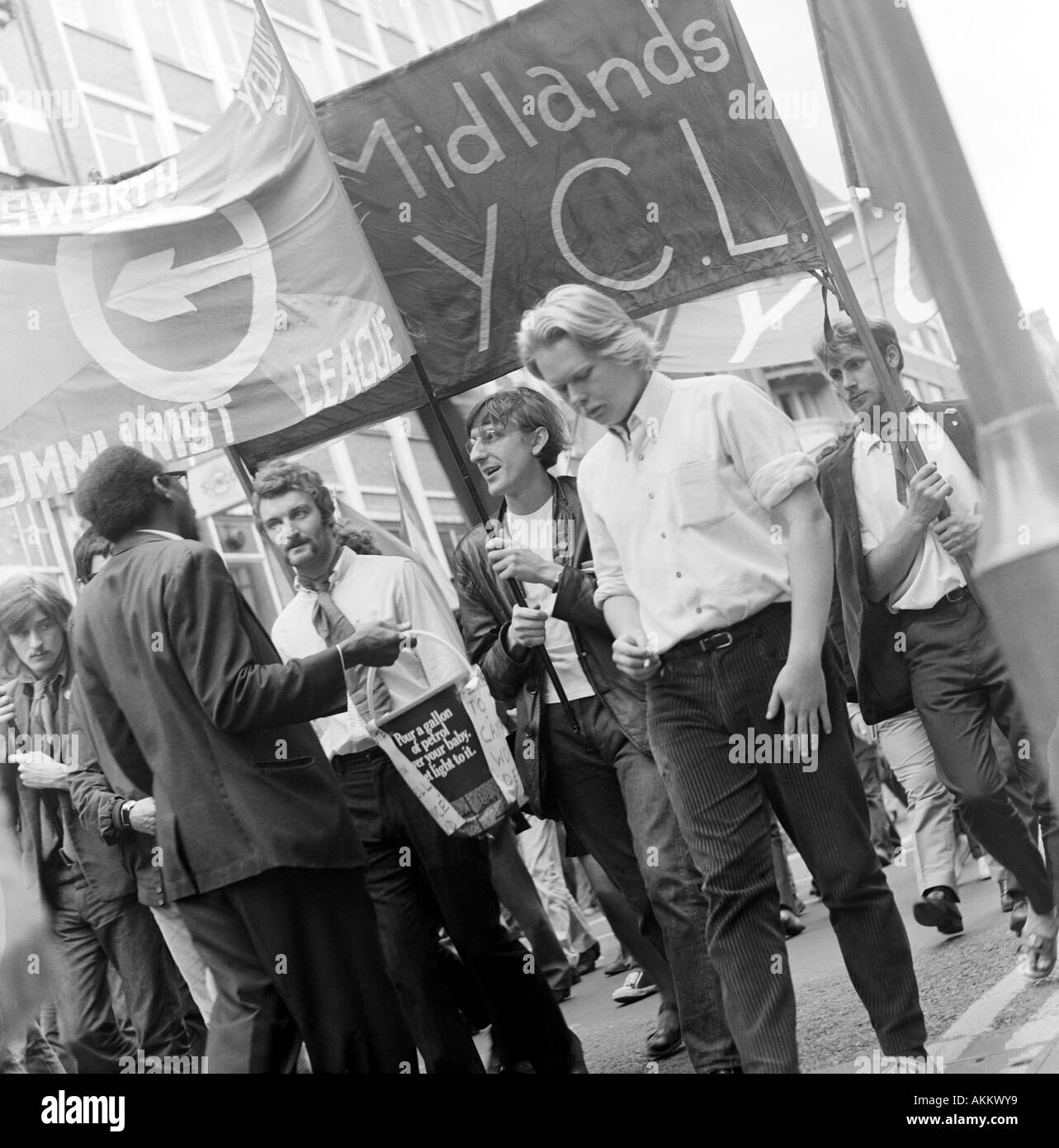 Protesters and placards, Anti-Vietnam War Demonstration, London, 17 March 1968. Stock Photo