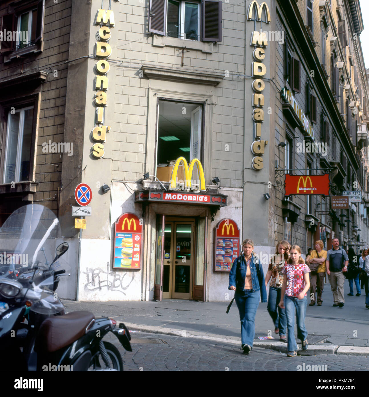 Mcdonald's italy hi-res stock photography and images - Alamy