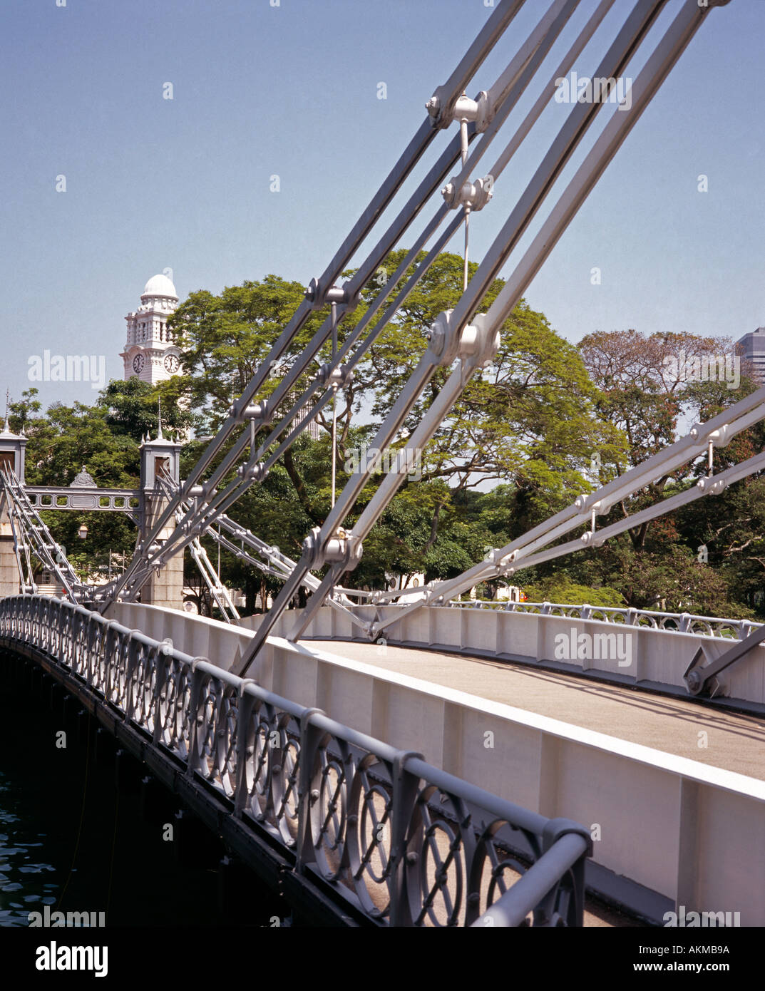 Singapore Boat Quay Cavenagh Bridge Stock Photo Alamy