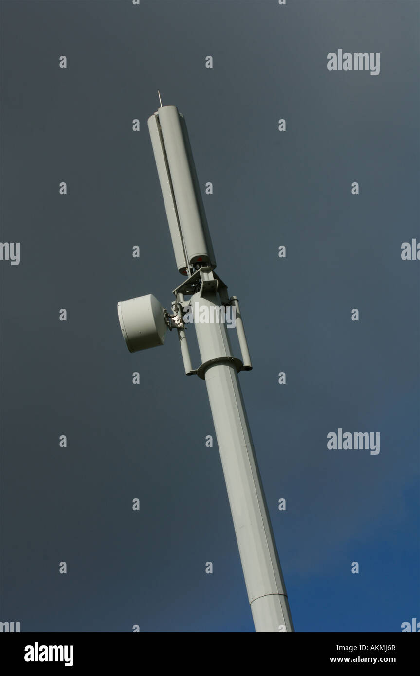 mobile phone telephone mast Stock Photo - Alamy