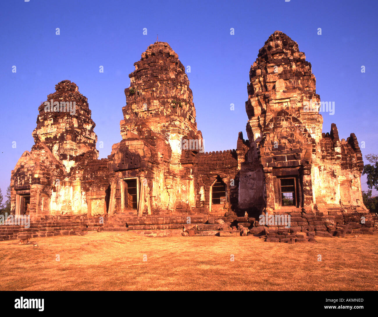 Thailand Lopburi Phra Prang Sam Yot Stock Photo Alamy