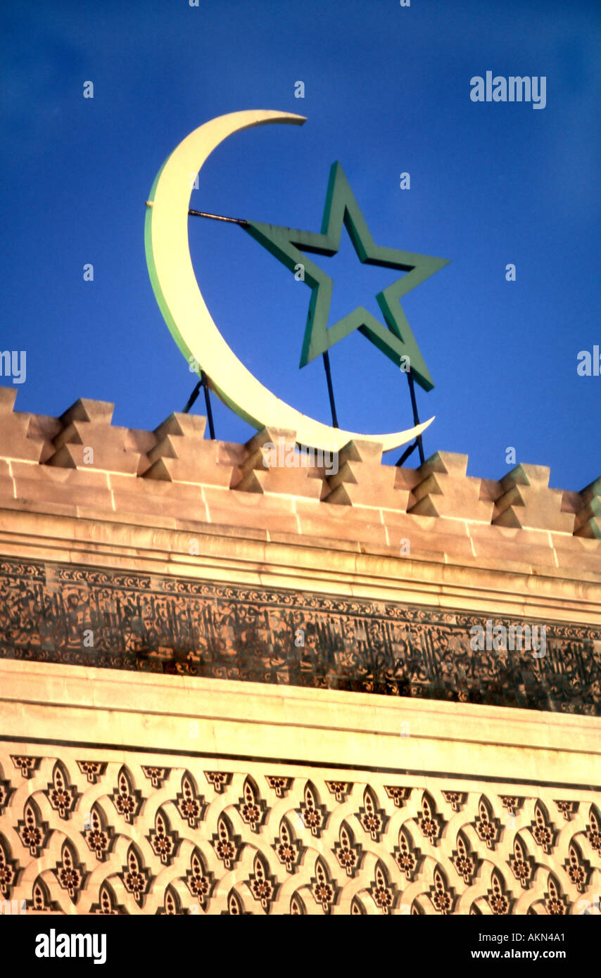 Paris France, 'Grand Mosque of Paris' Lit Up at night Detail Top Sign Monument Place of Worship, Prayer Muslim France, Crescent, art islamique MOSQUÉE Stock Photo