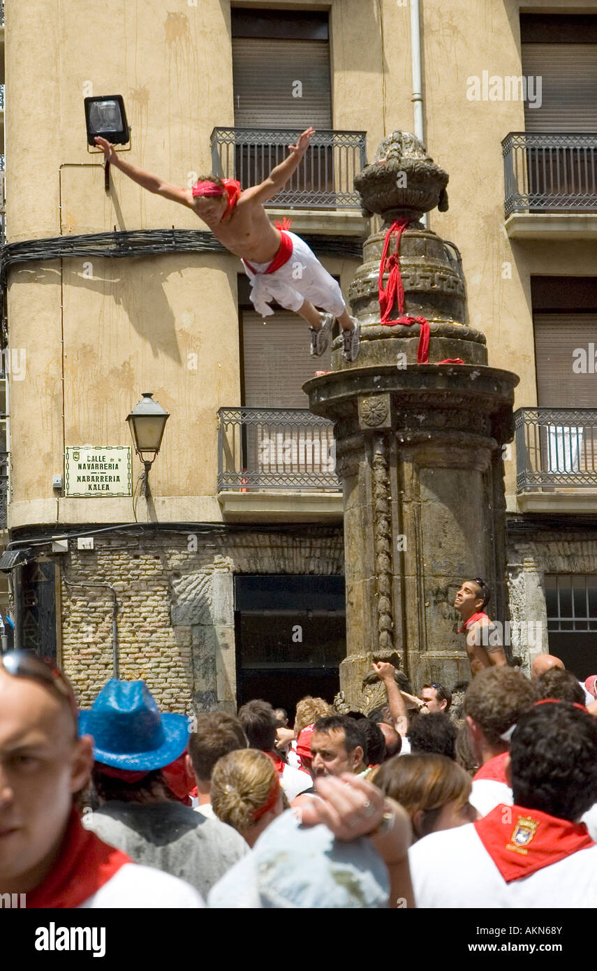 Fountaindiving at the Mussel Bar Stock Photo Alamy