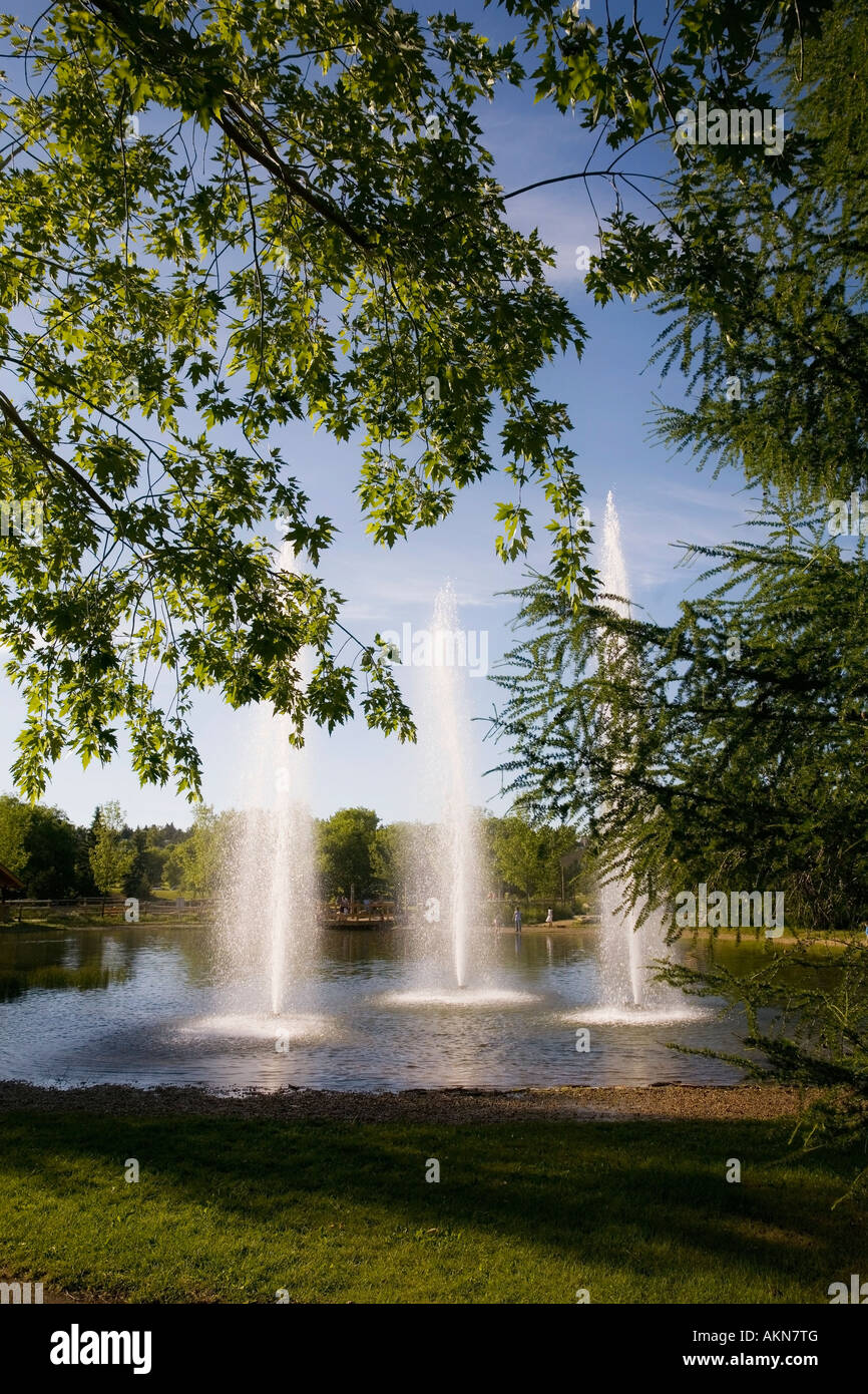 Fountains parks ponds hires stock photography and images Alamy