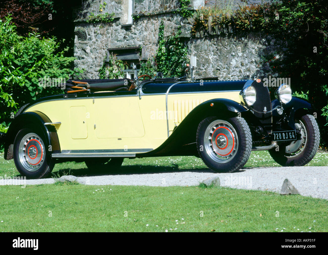 Yellow Bugatti High Resolution Stock Photography And Images Alamy
