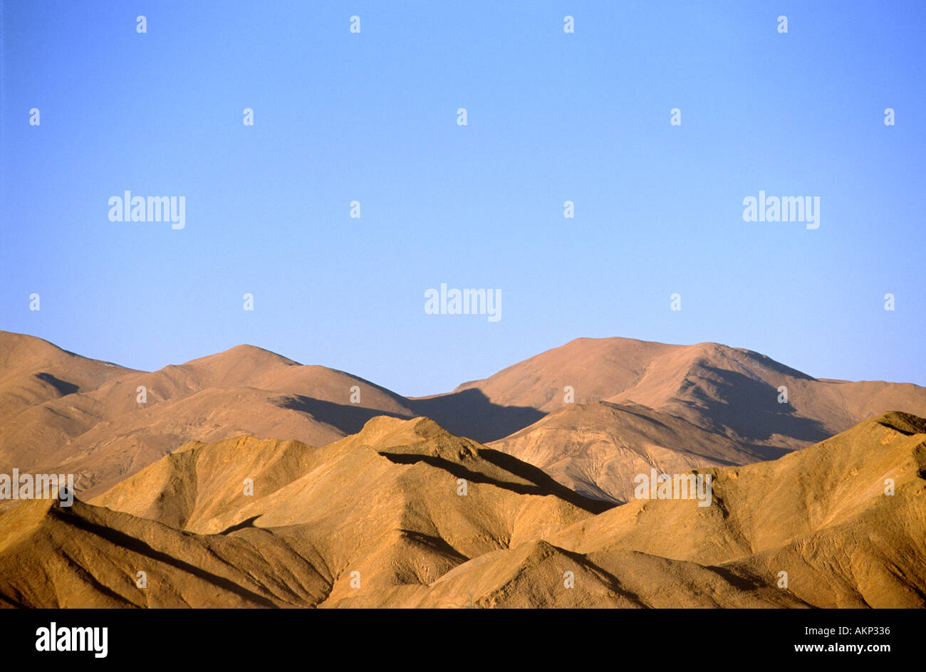 Large Brown Ridge Brown barren landscape of himalayas hi-res stock photography and images ...