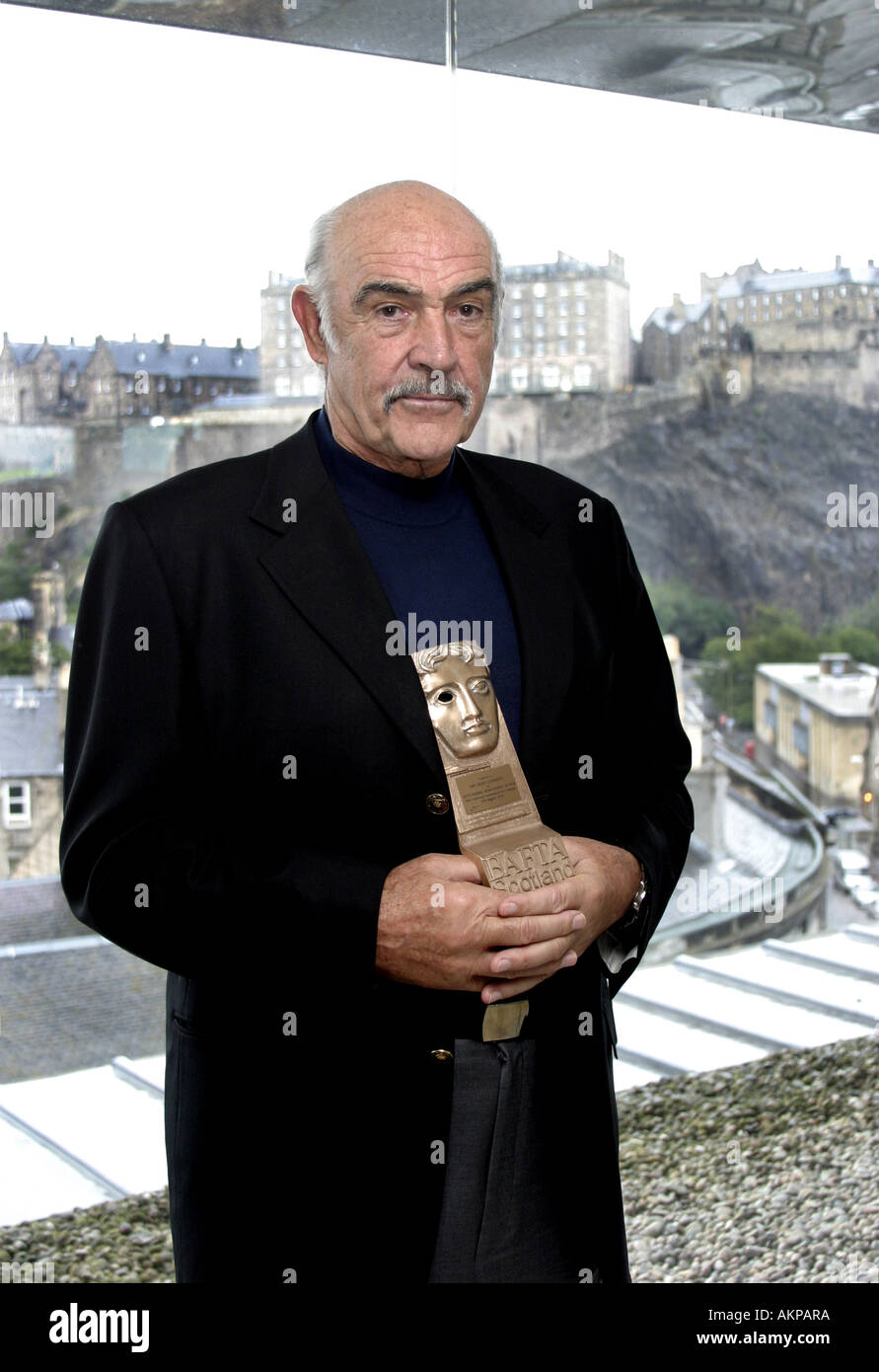 Sir Sean Connery with his lifetime acheivement award from Bafta Edinburgh August 2006 Stock Photo