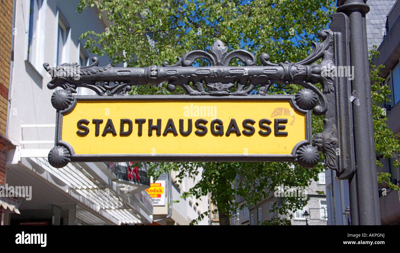 schmiedeeisernes Strassenschild Stadthausgasse in Simmern, Hunsrueck, Rheinland-Pfalz Stock Photo