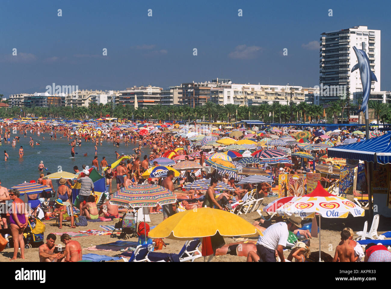Crowded Beach and Sea Salou Costa Dorada Spain Stock Photo - Alamy