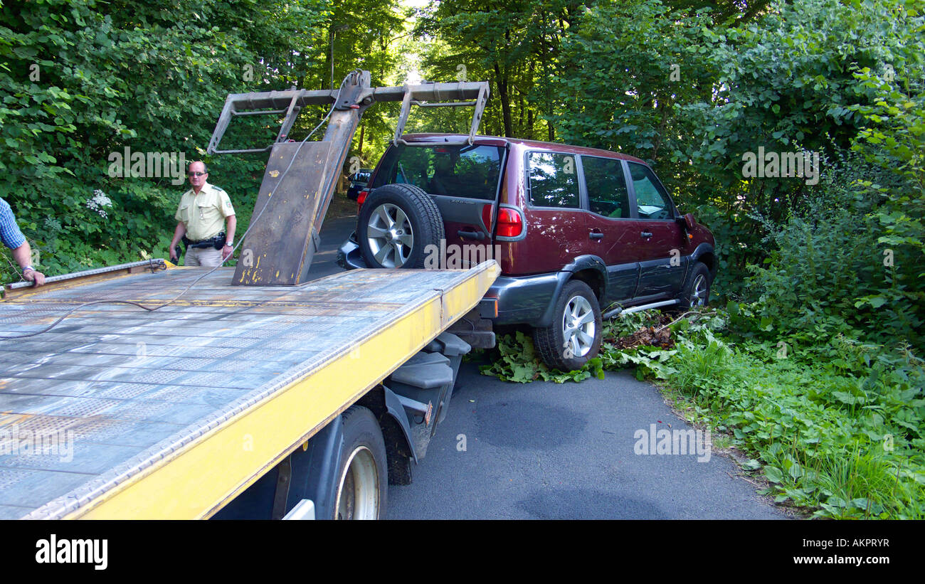 traffic, accident, rear-end collision, damage, damaging, total loss, write-off, breakdown service, towing service, breakdown lorry, tow truck, wrecker, tow, tow off, Rhineland-Palatinate, Germany Stock Photo