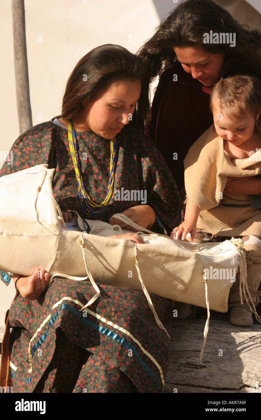 Native american indian family old hi-res stock photography and images ...