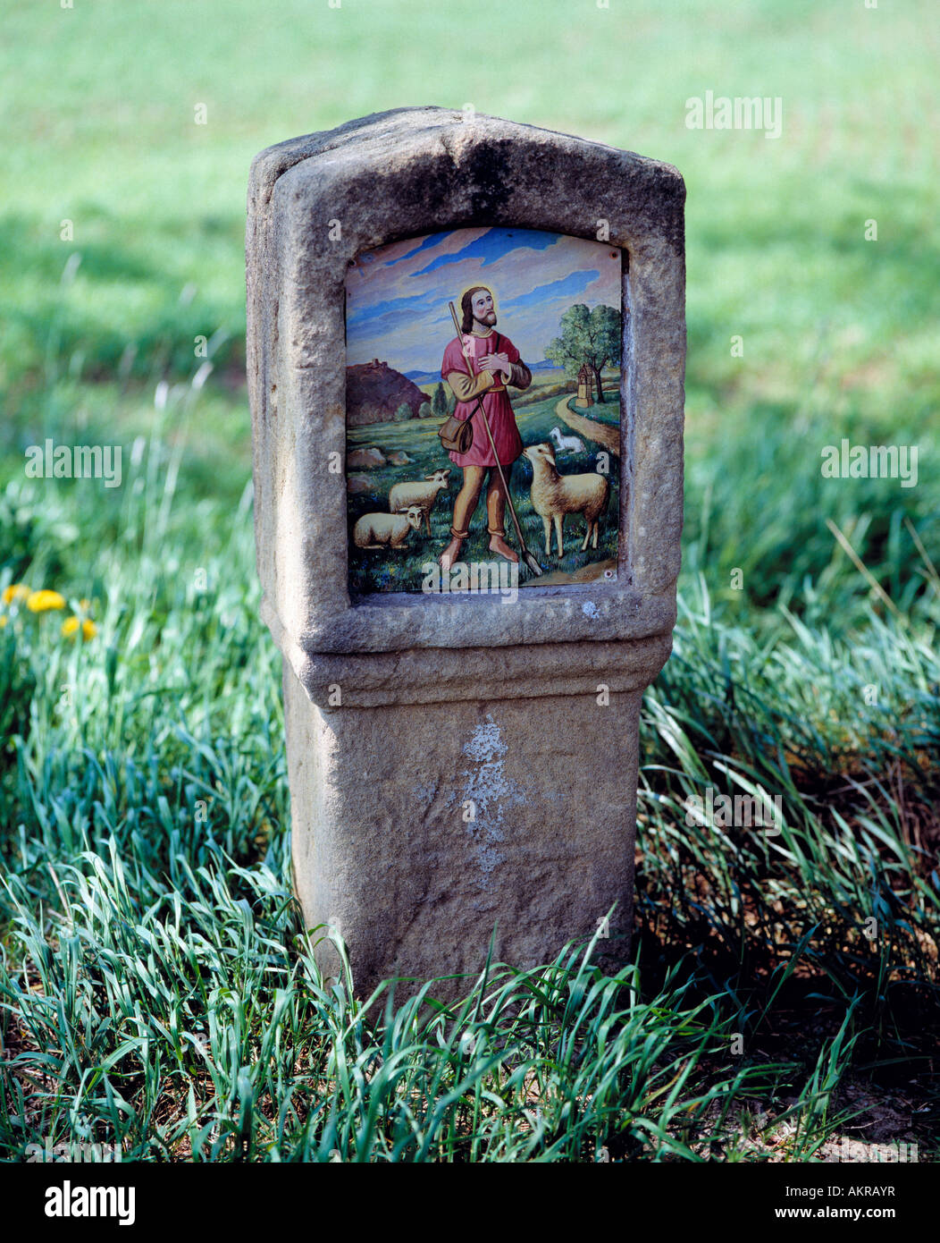 Bildstock mit bildlicher Darstellung von Jesus Christus als Schafhirte, Vilseck, Oberpfalz, Bayern Stock Photo