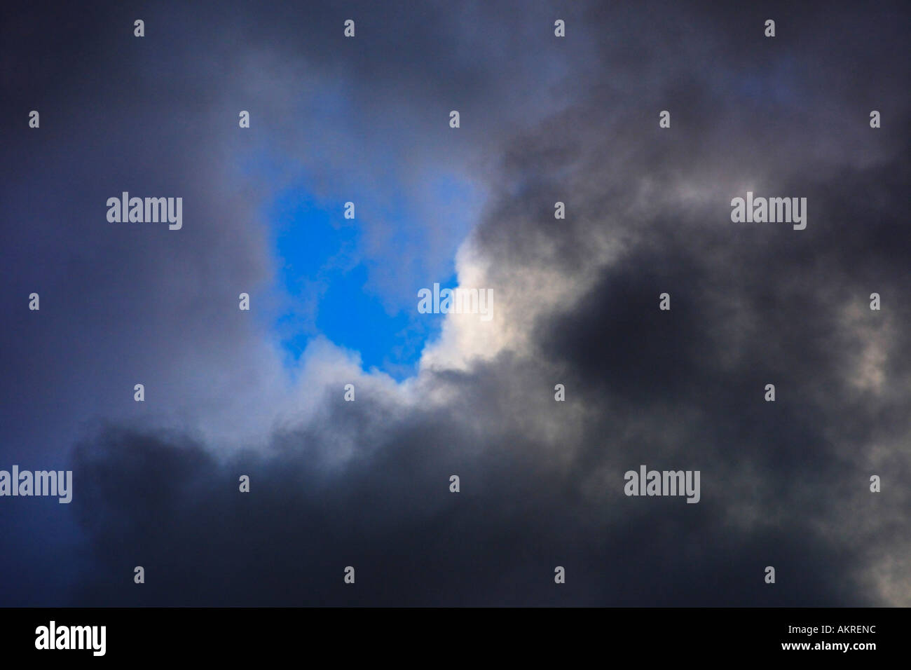 Heavy stormy clouds hi-res stock photography and images - Alamy