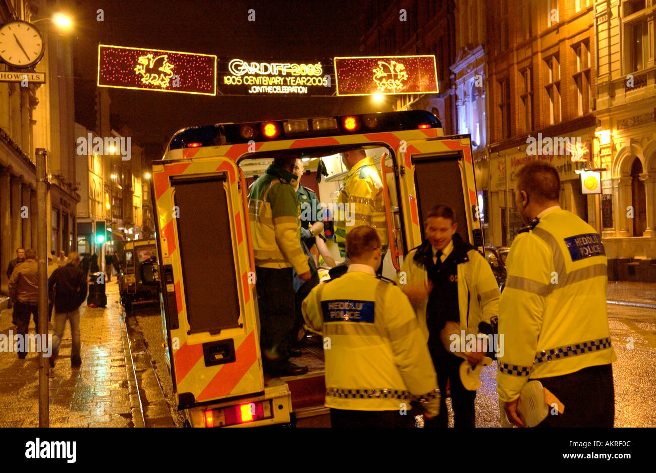 Wales police ambulance hi-res stock photography and images - Alamy