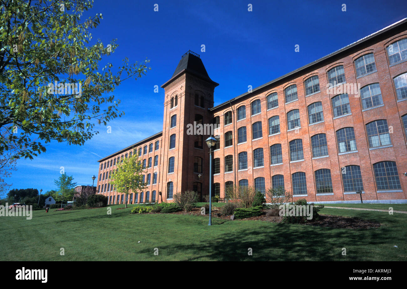 Mill workers housing hires stock photography and images Alamy