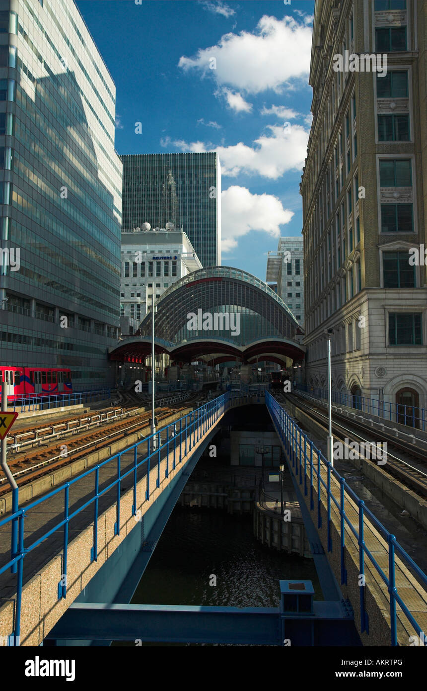 canary wharf dlr station docklands light railway Stock Photo - Alamy