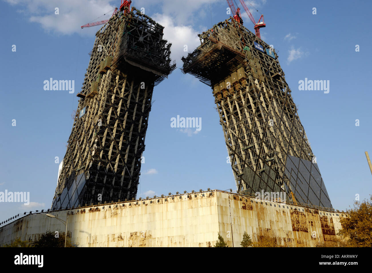 The new headquarters for CCTV is under construction in Beijing 9 Nov 2007 Stock Photo