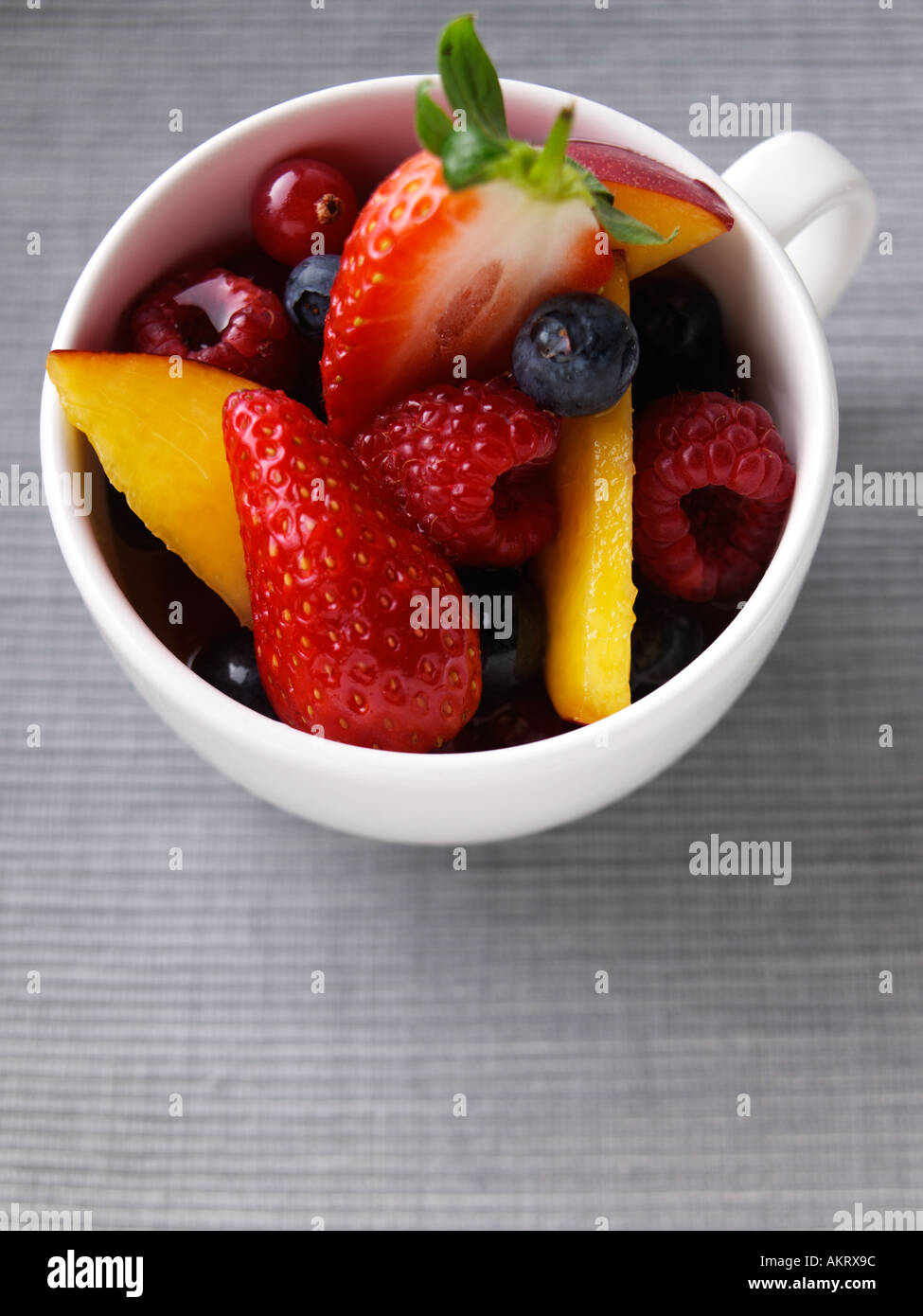 Individual portion fruit salad hi-res stock photography and images - Alamy