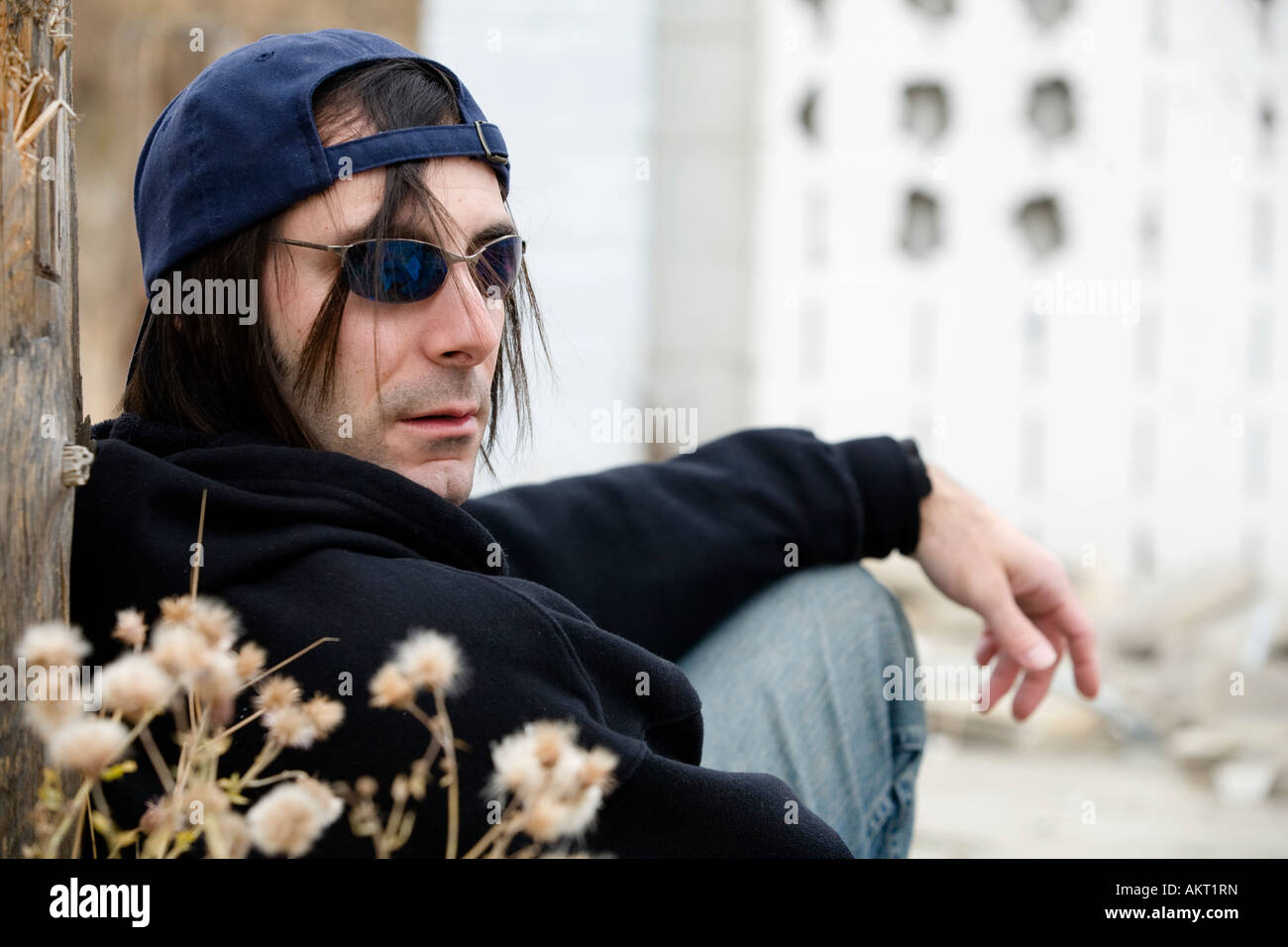 People wearing sunglasses hi-res stock photography and images - Alamy