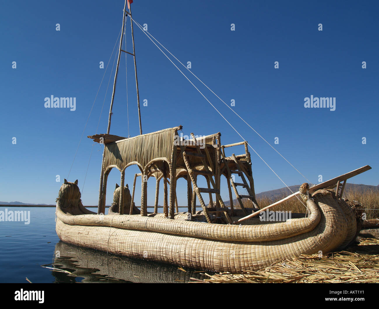 Traditional reed boat Stock Photo Alamy