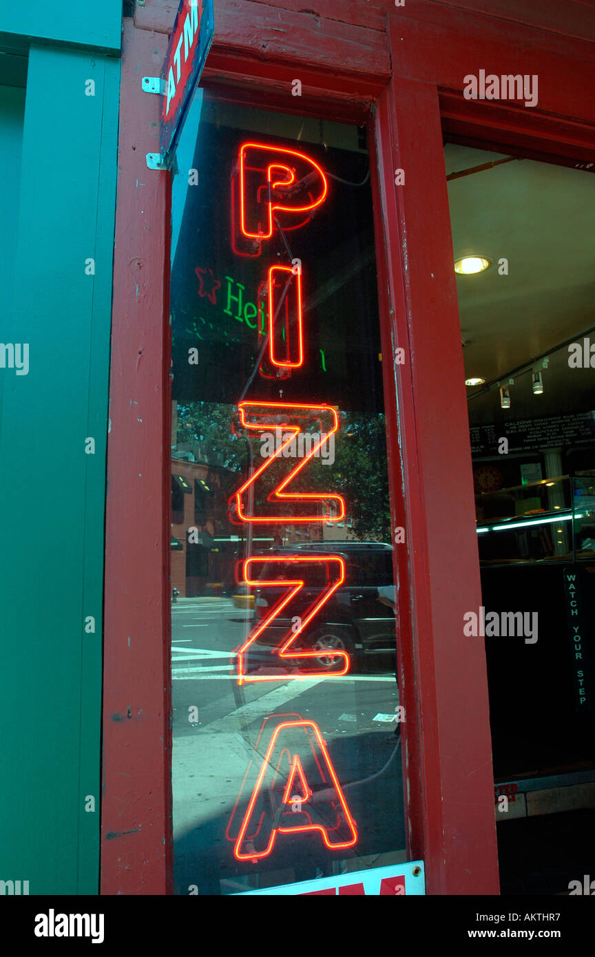 Joe s Pizza in Greenwich Village Stock Photo Alamy