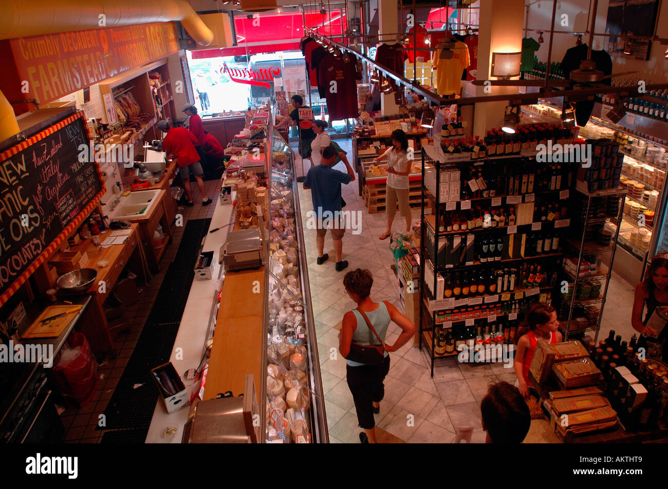 Murray s Cheese Shop in Greenwich Village Stock Photo Alamy