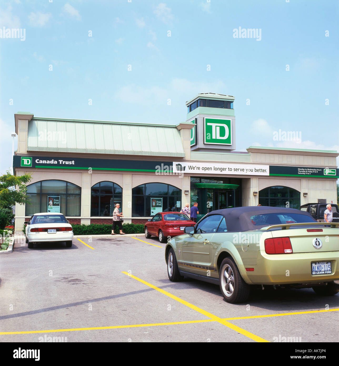 Drive thru bank, drive through bank, drive up ATM customer & car at TD Canada Trust 'Toronto Dominion'  Canadian Bank Ontario Canada   KATHY DEWITT Stock Photo