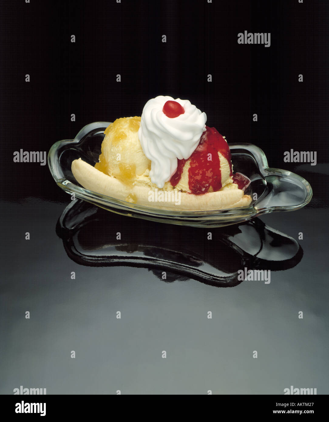 2 dip ice cream banana split sundae chocolate syrup whipped cream nuts