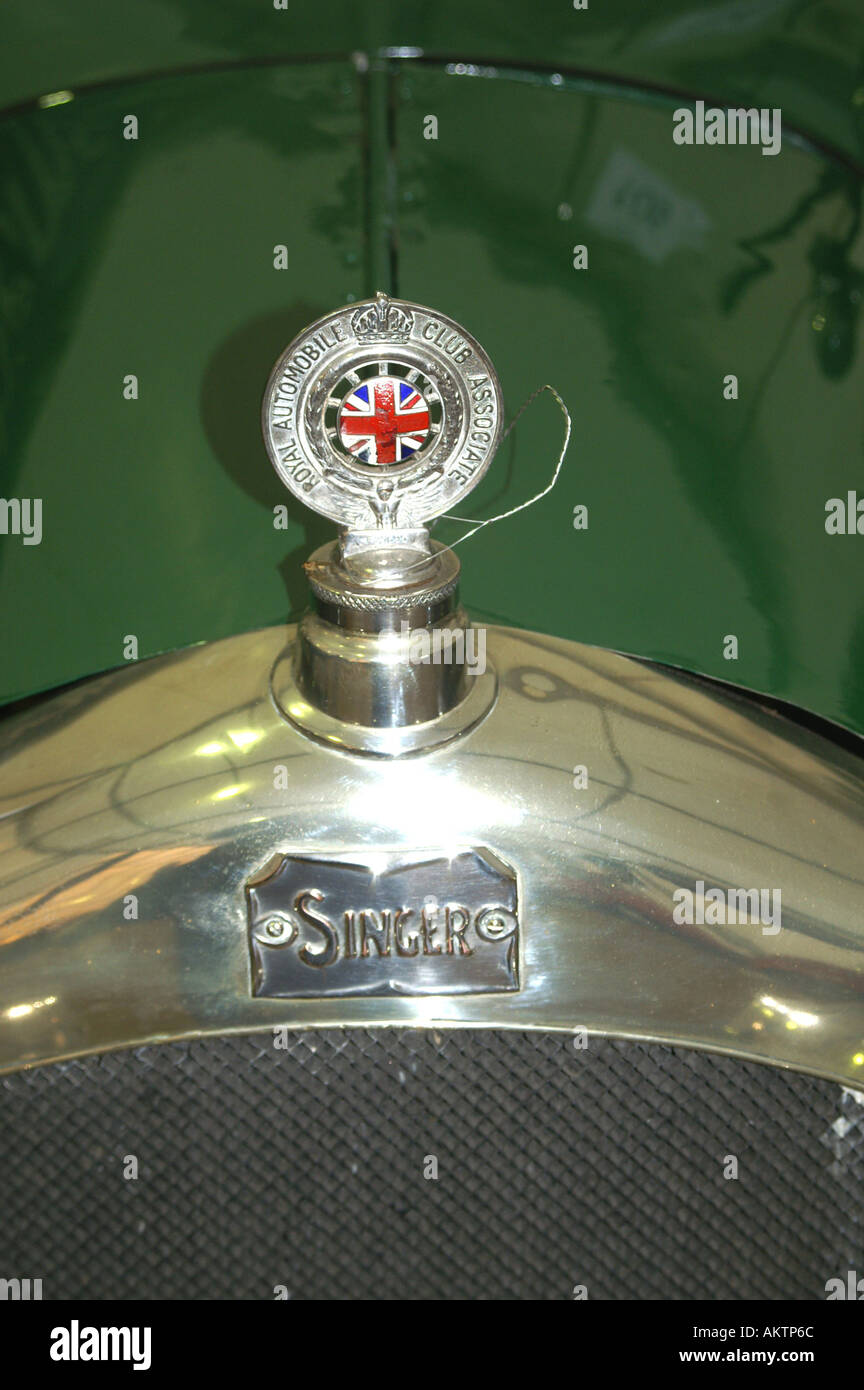 Singer Junior Radiator Singer car radiator badge hi-res stock photography and images - Alamy