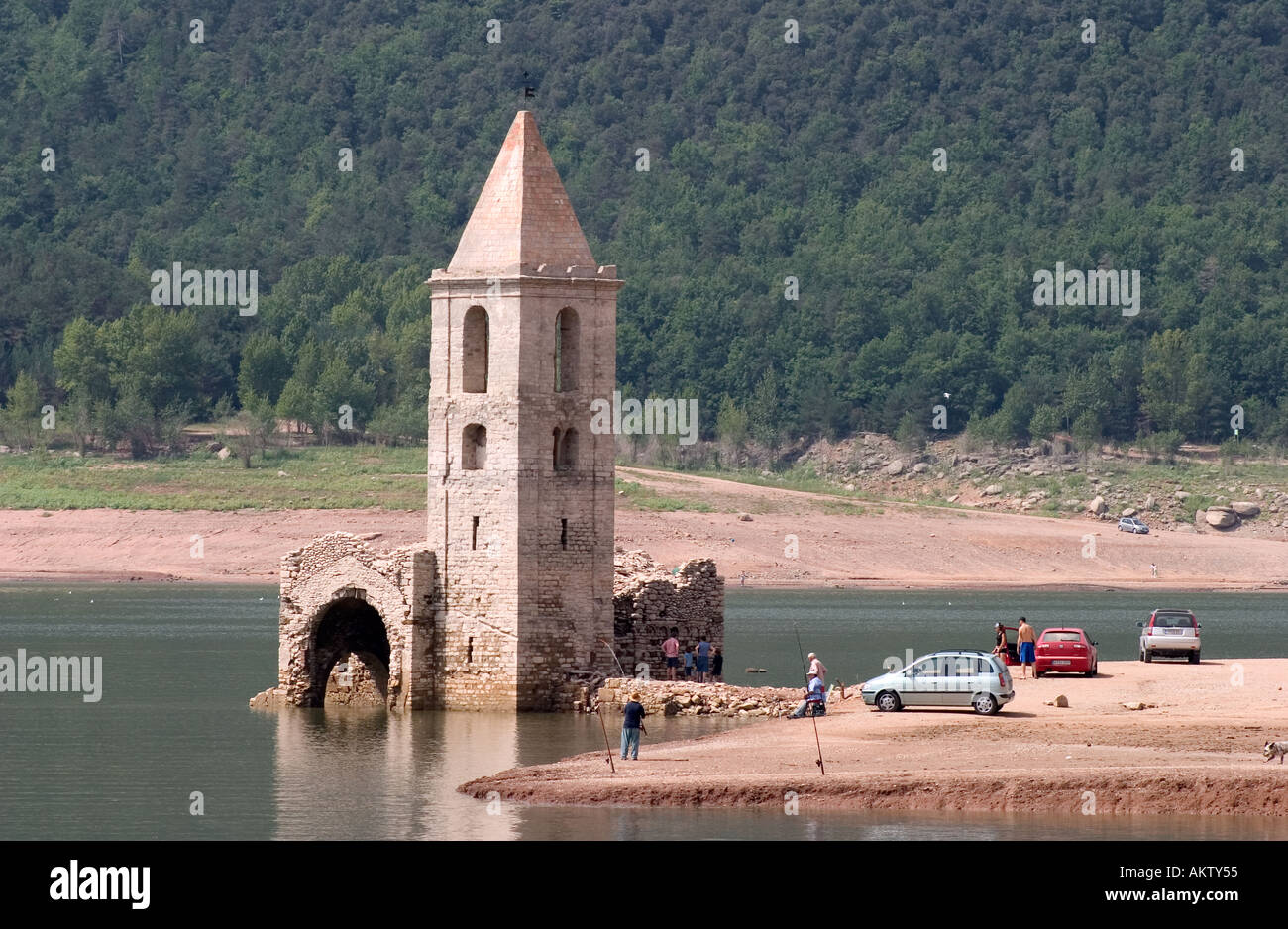 Pantano de Sau Scarcity of water in a Reservoir en Spain In the Water reservoir of Sau people can see the ruins of an old chu Stock Photo