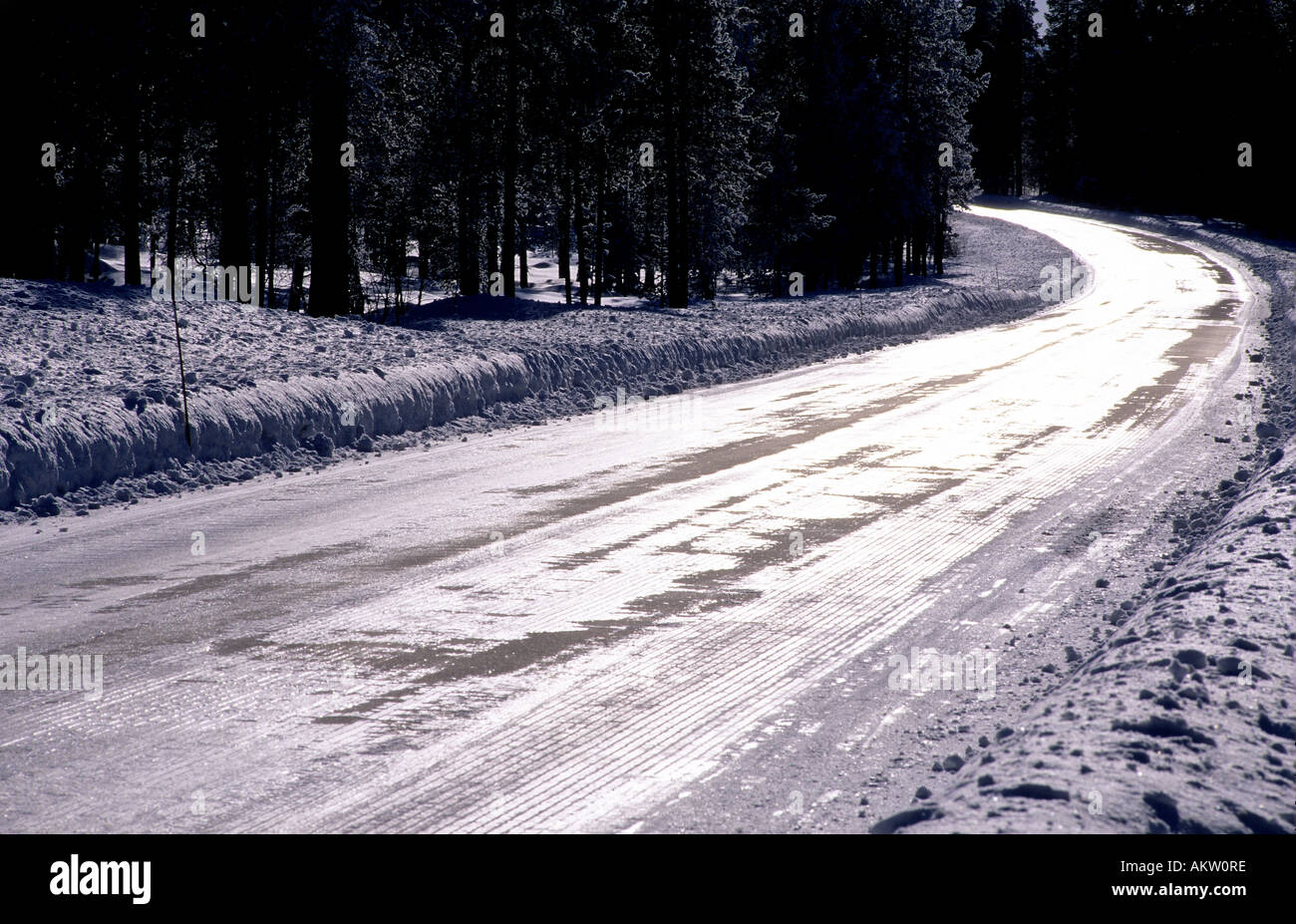 Icy road hi-res stock photography and images - Alamy