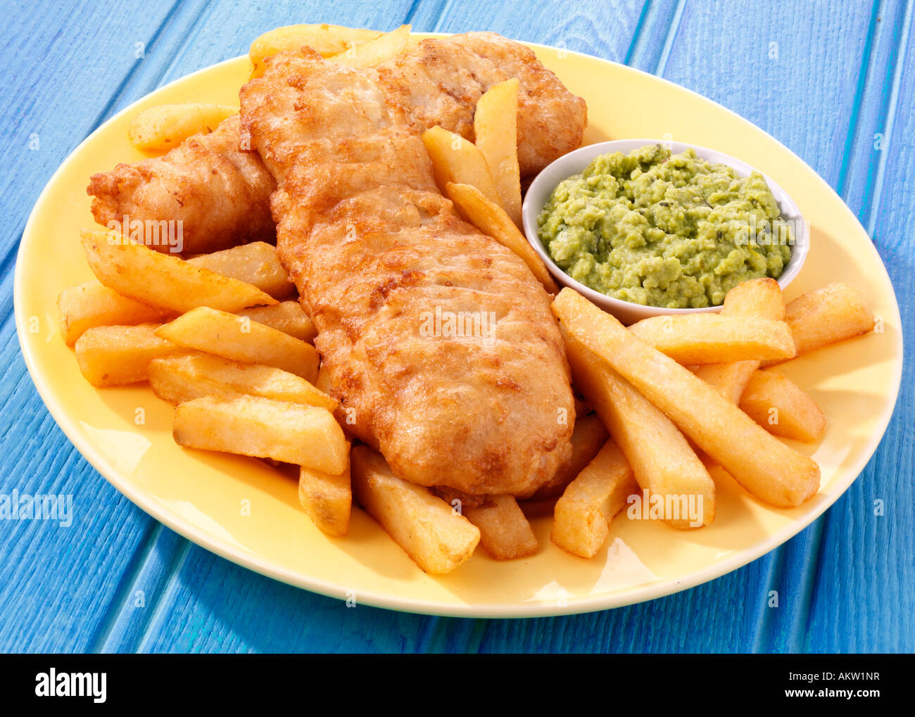 FISH AND CHIPS WITH MUSHY PEAS Stock Photo Alamy fish-and-chips-with-mushy-peas-stock-photo-alamy