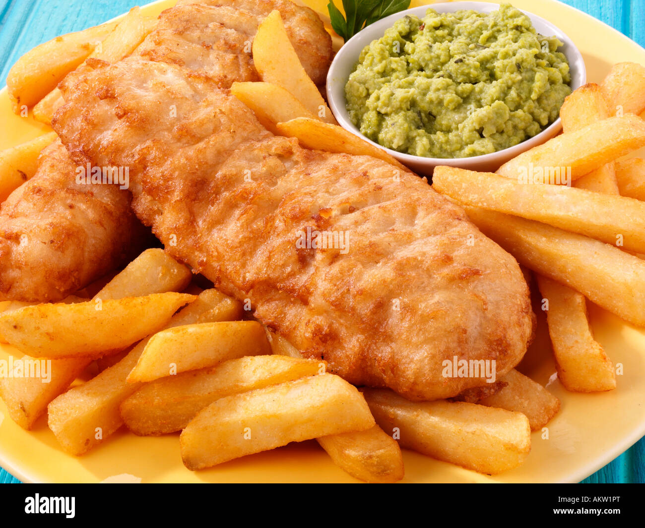 FISH AND CHIPS WITH MUSHY PEAS Stock Photo Alamy fish-and-chips-with-mushy-peas-stock-photo-alamy